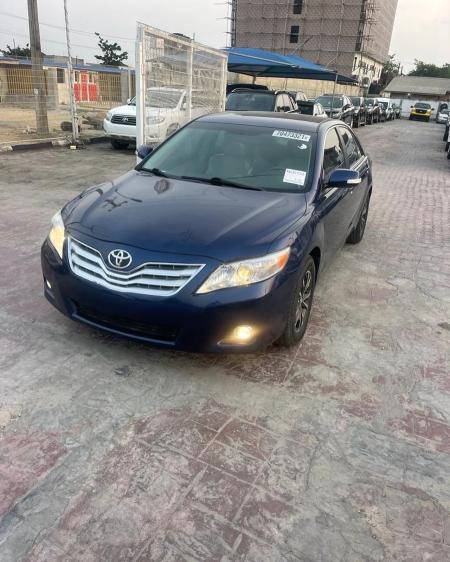 Product 2010 Toyota Camry LE 